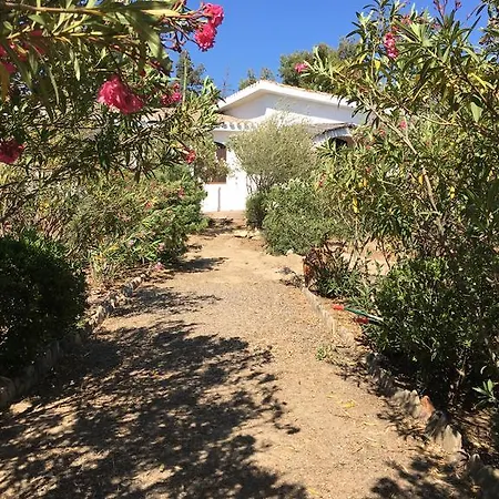 Maria, Serr'e Morus Villa *